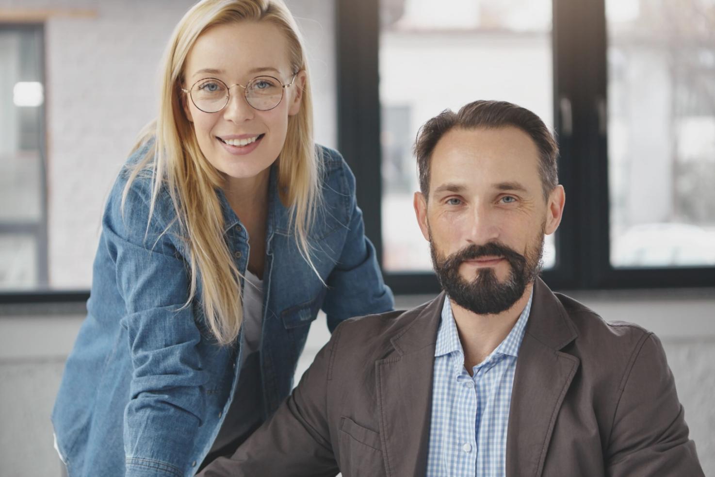 Session de travail collaboratif entre étudiants sur projet financier